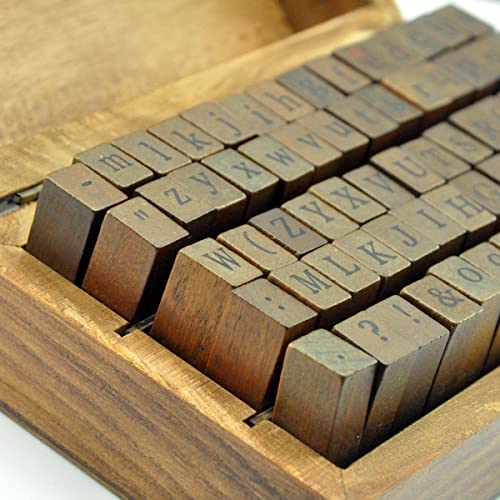 Sellos de goma con letras del alfabeto, números y símbolos (70 piezas). Con caja de madera para hacer tarjetas postales y más